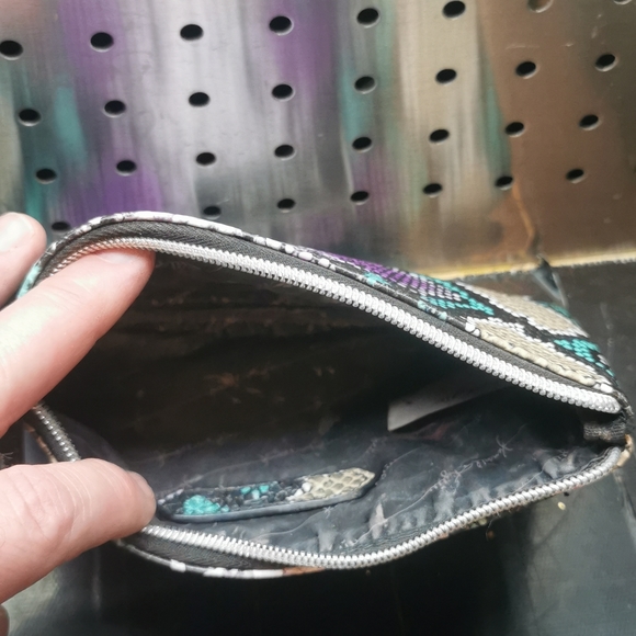 Kendall & Kylie makeup bag - Picture 3 of 3